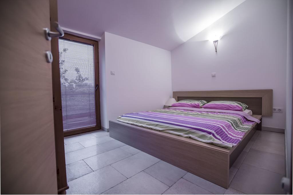 Apartments Villa Kras Krk Malinska Exterior photo